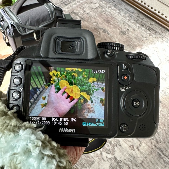 Nikon D3100 Kit-SOLD - Picture 7 of 11